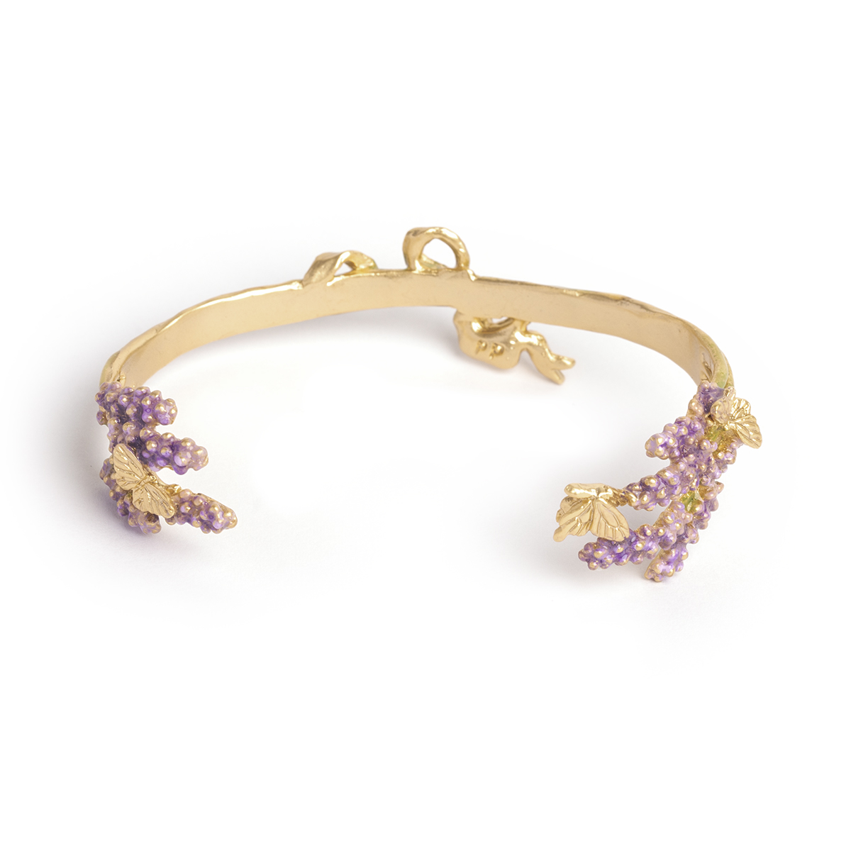 ラベンダーの花束と蝶をモチーフにした上品なブレスレット